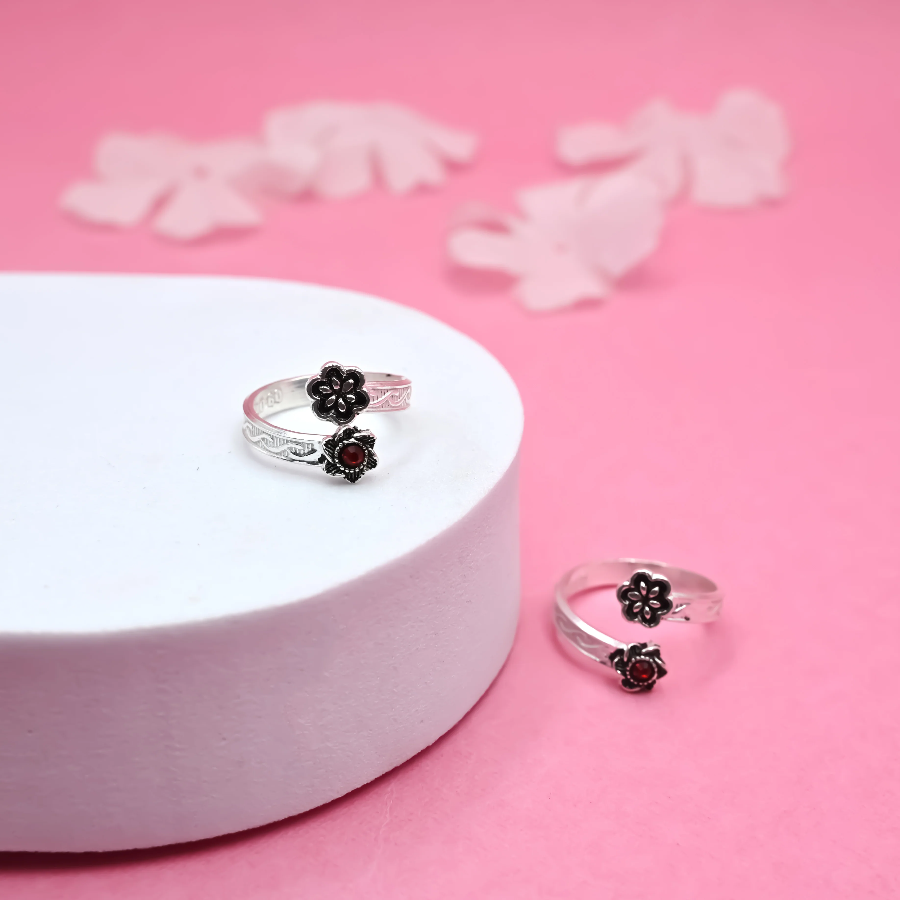 Elegant Silver Toe Ring with Floral Accent red stone - Image 2