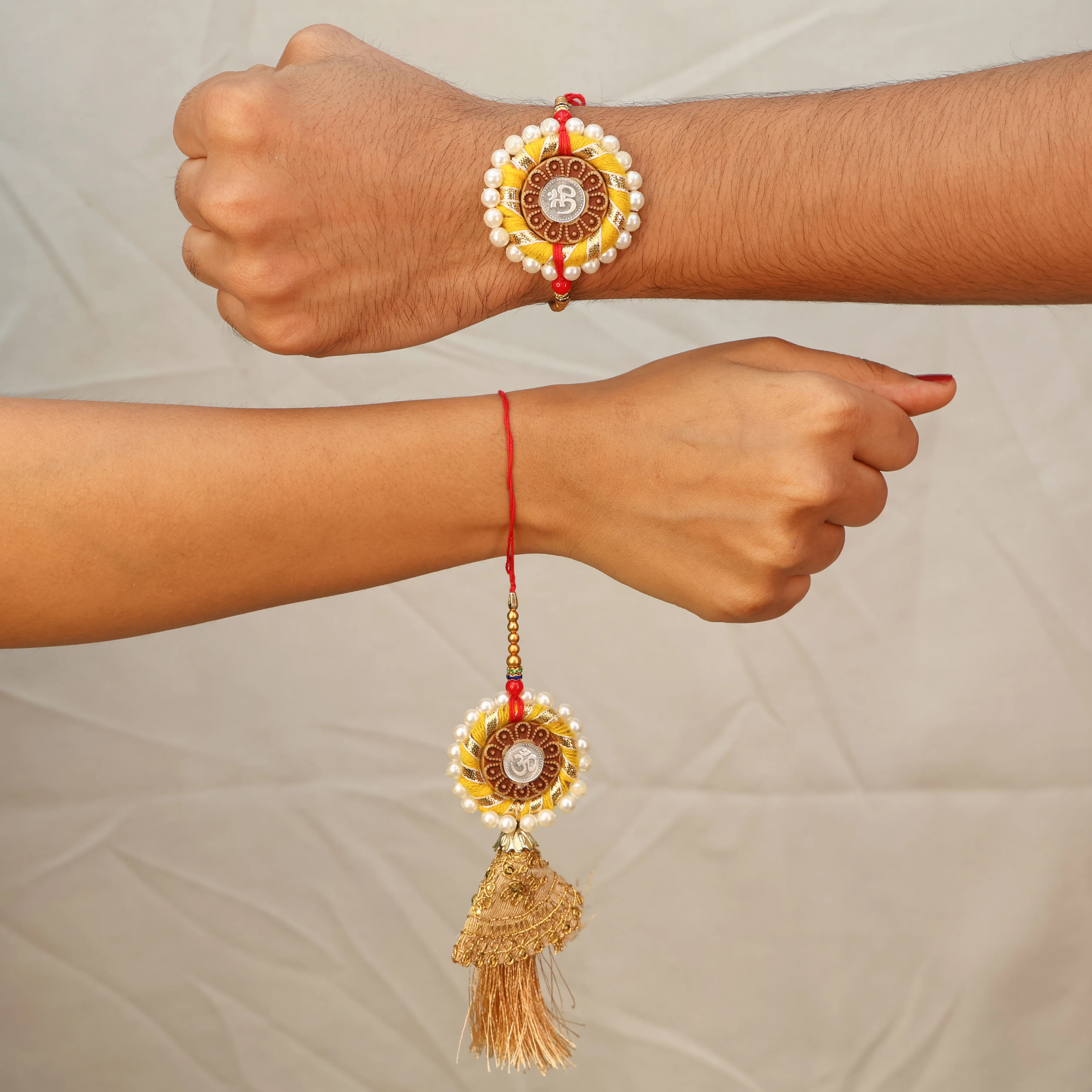 Floral Bhaiya Bhabhi Silver Rakhi Set - Image 3
