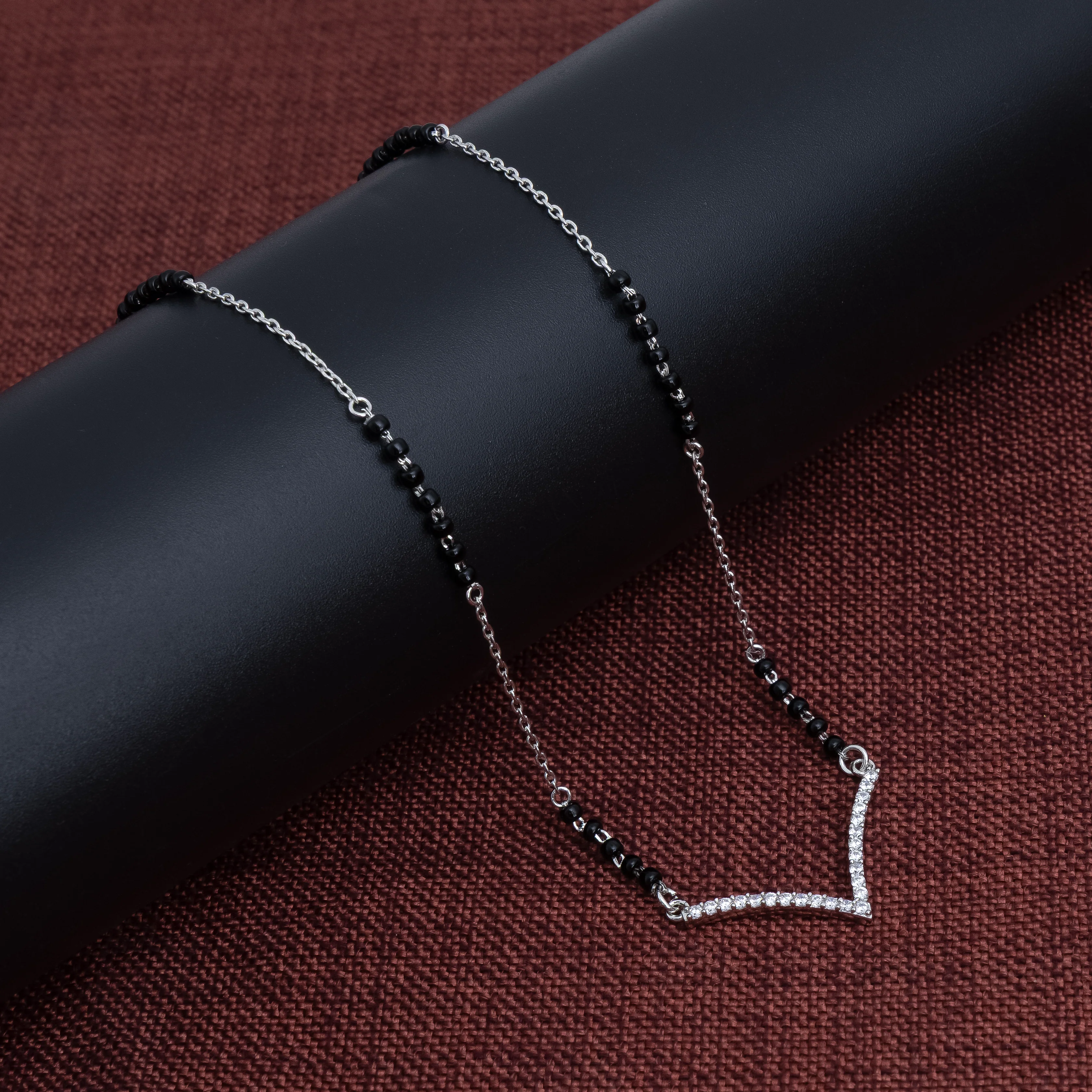 Graceful V-Cut Solitaire Mangalsutra - Image 3