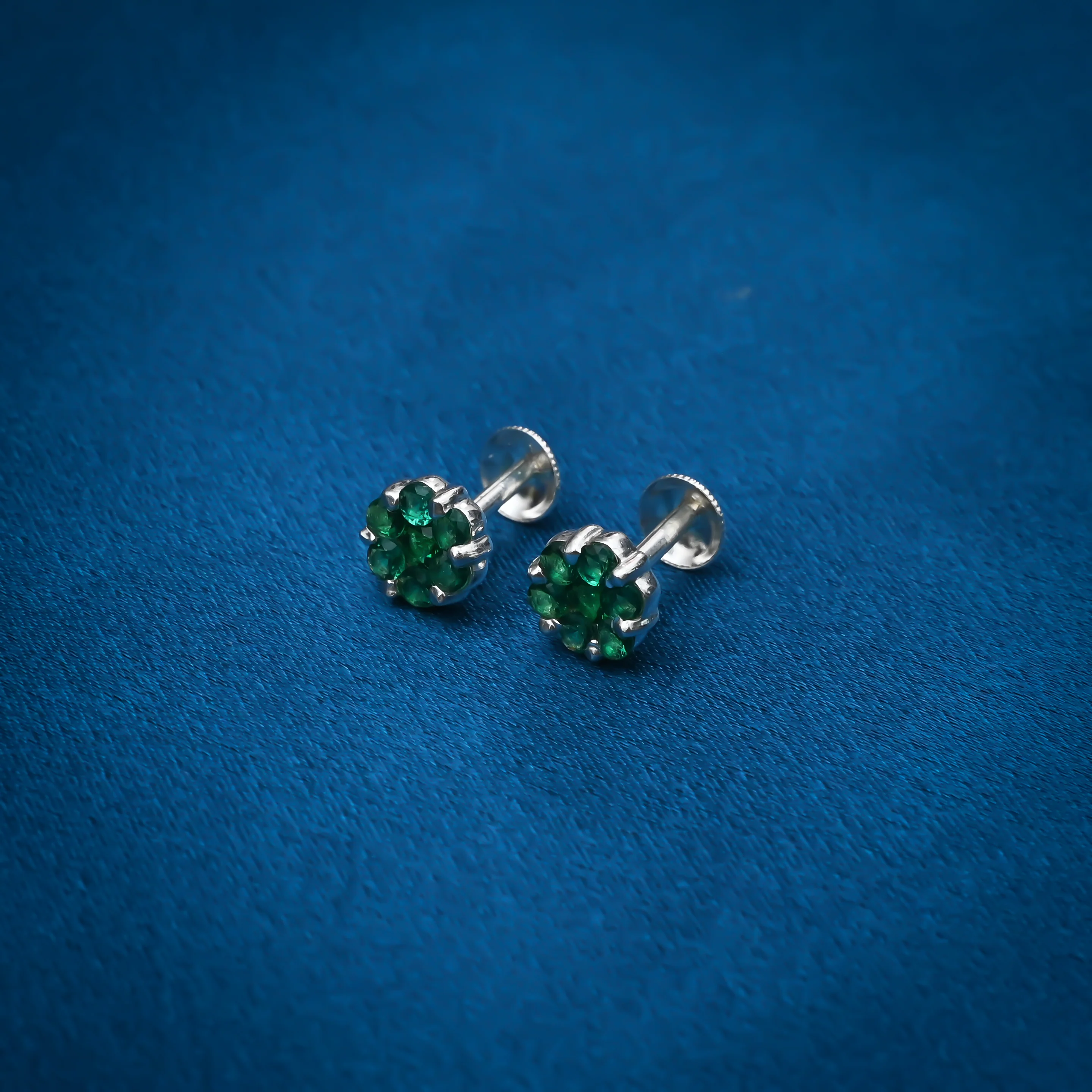 Green Gemstone Stylish Silver Earrings - Image 4