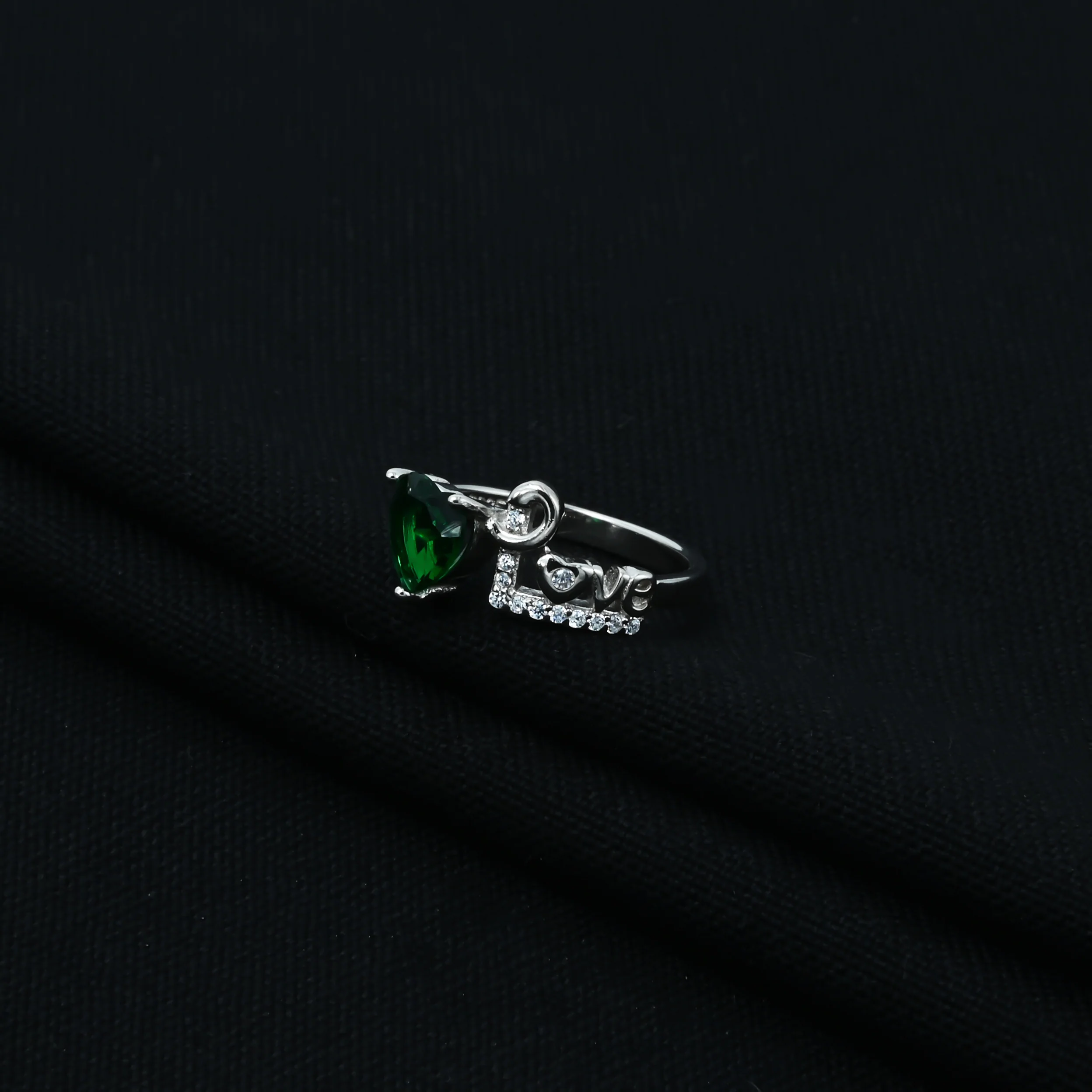 Heart Shaped Emerald Love Silver Ring - Image 4