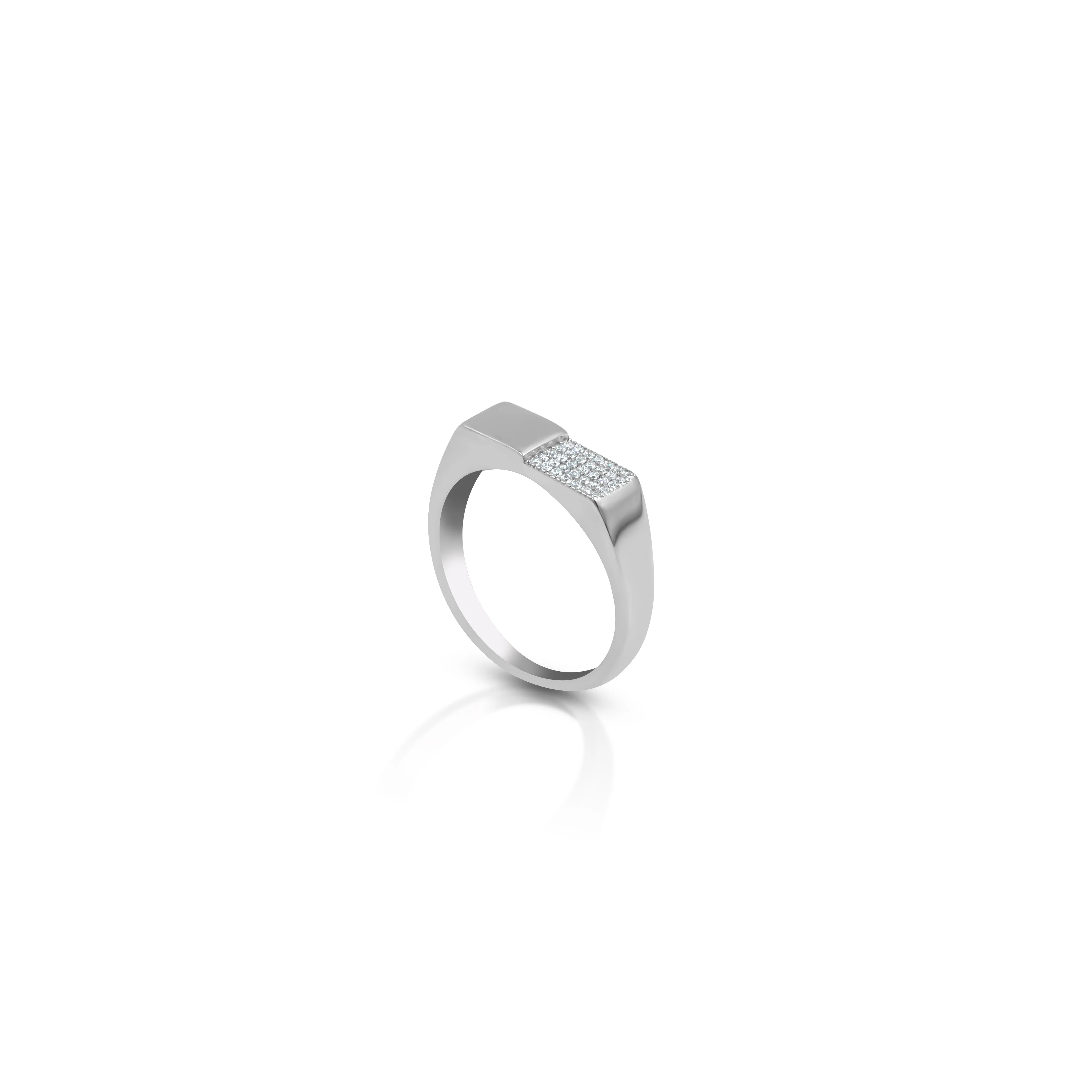 Men's Minimalist Silver Band with Sleek Gemstone Accent - Image 4