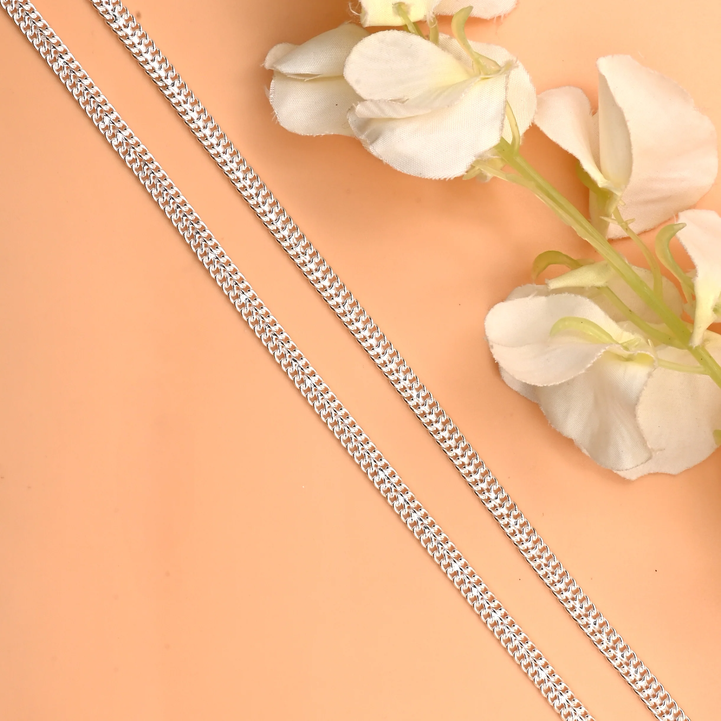 Minimalist Silver Anklet – Simple and Sophisticated. - Image 2
