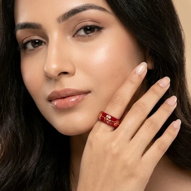 Red Resin Floral Ring with Gold Inlay – Traditional Vintage Statement Band - Image 2