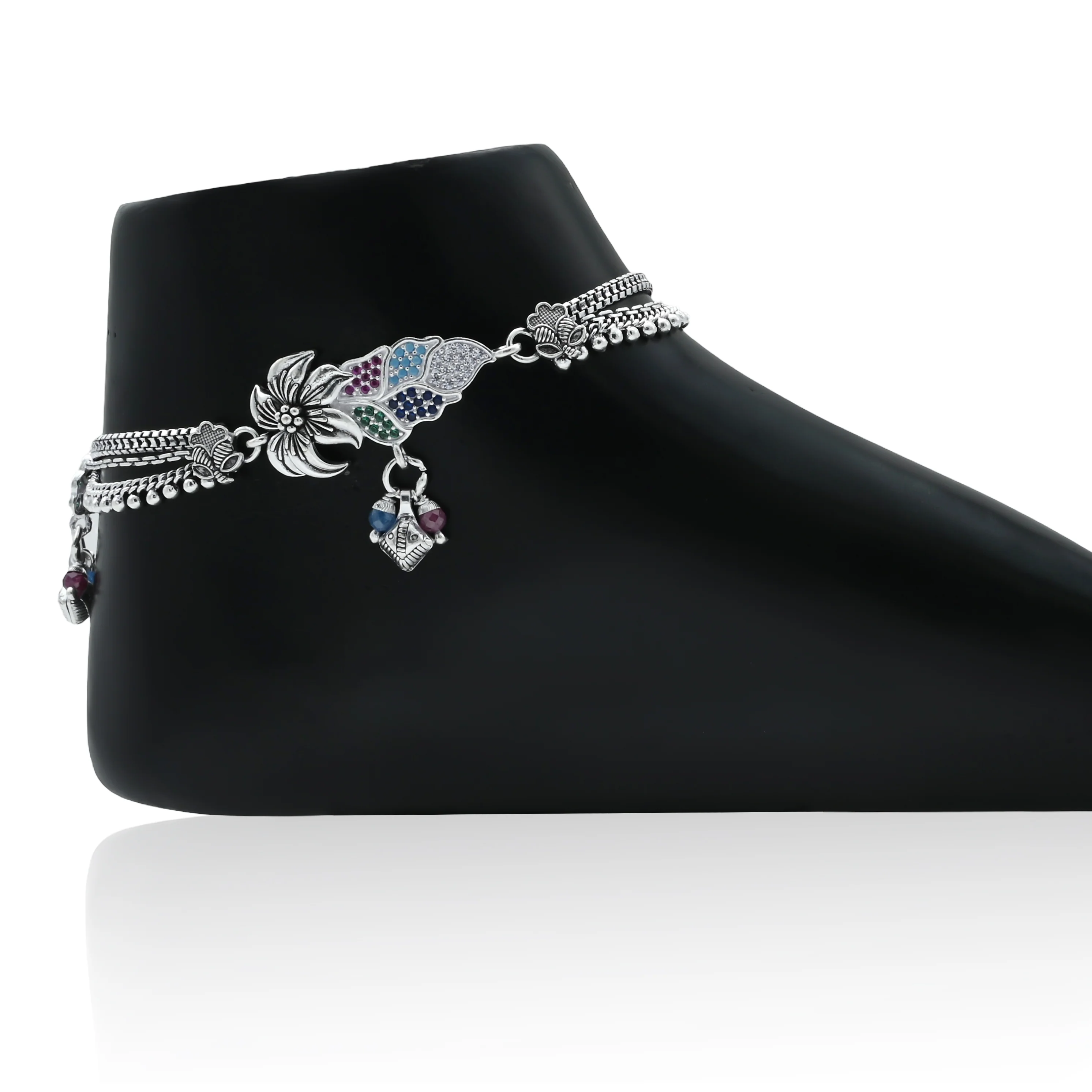 Silver anklet design with gemstones and floral shape - Image 2