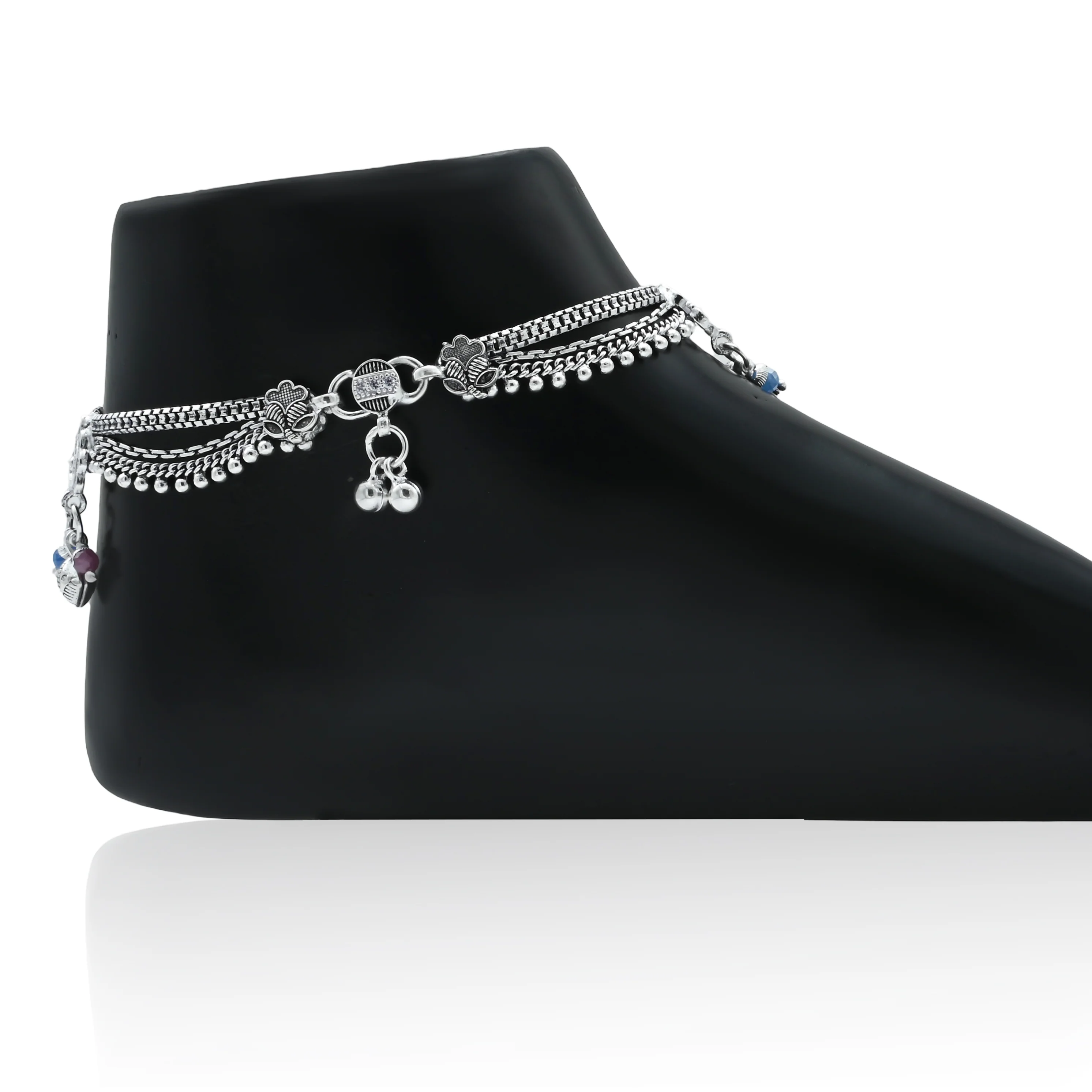 Silver anklet design with gemstones and floral shape - Image 4