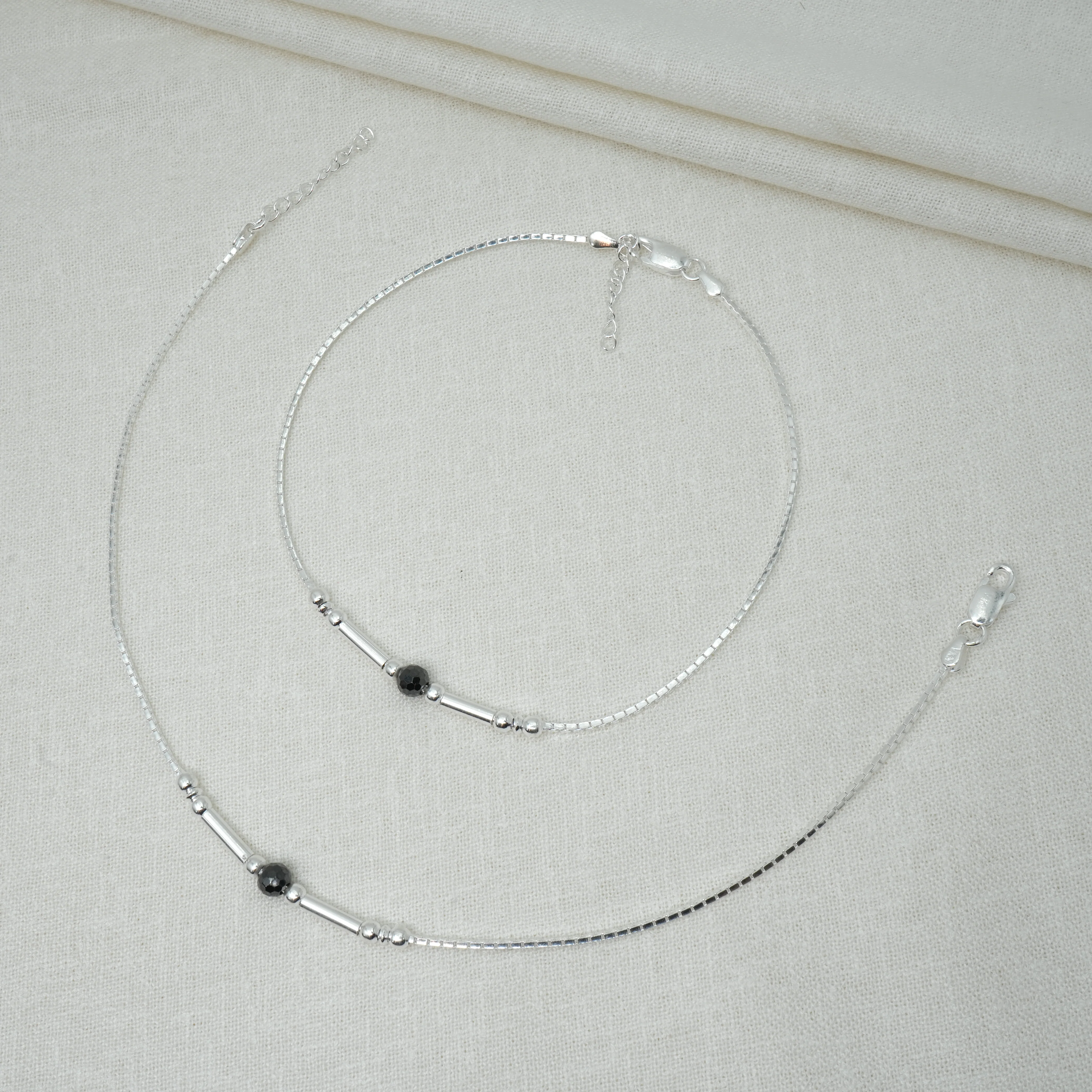 Silver Anklet Single Black Moti Accent - Image 3