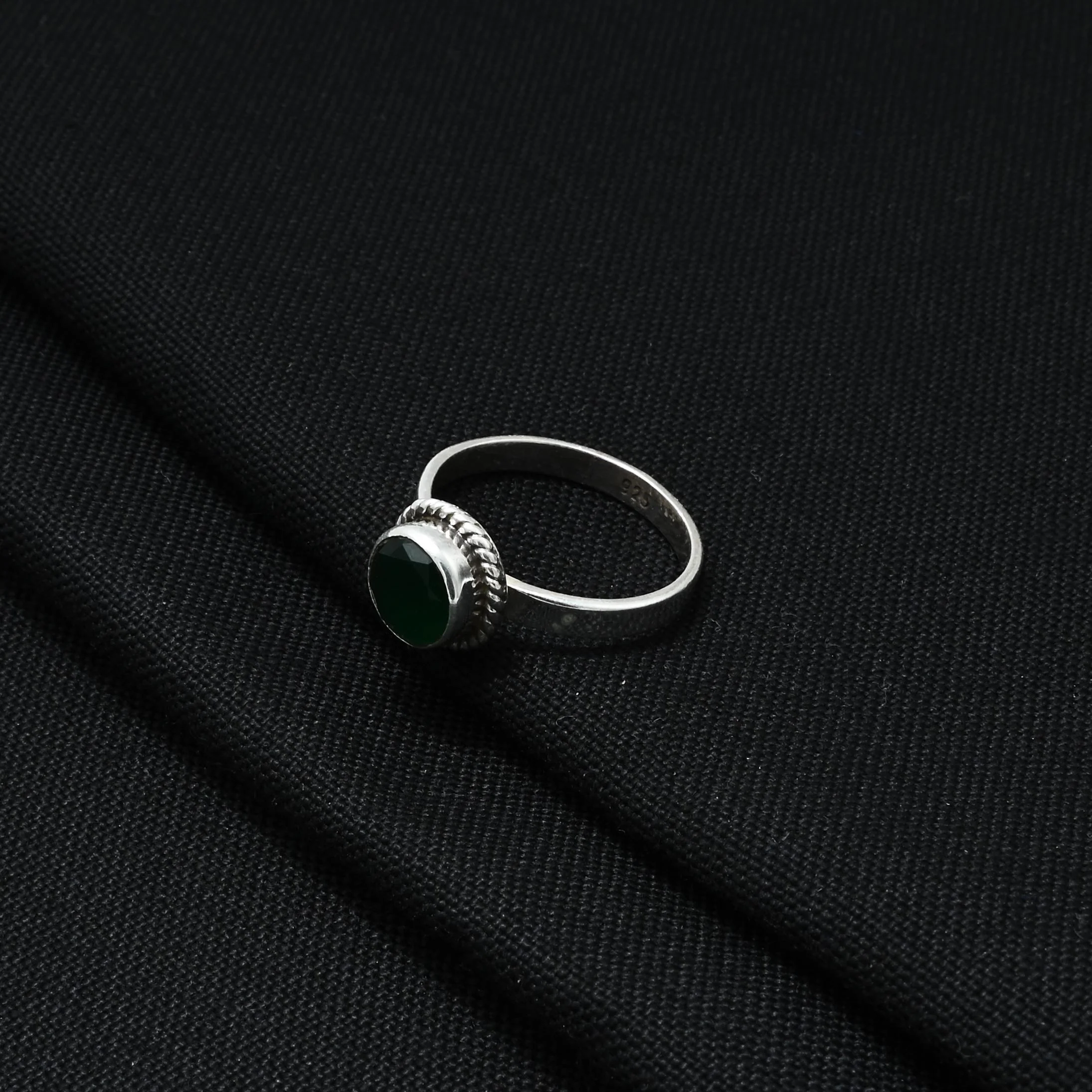 Silver Classy Green Round Gemstone Ring - Image 4