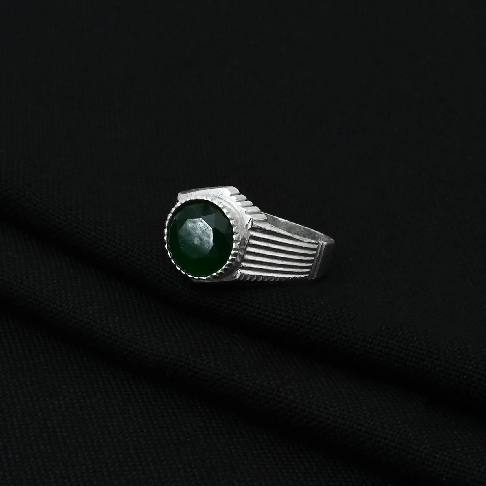 Silver Deep Vivid Fancy Emerald Green Menz Ring - Image 4