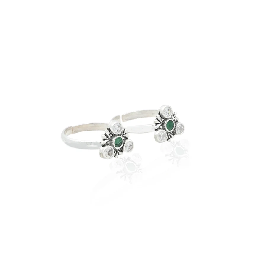 Silver Gleaming Green Toe Rings - Image 4