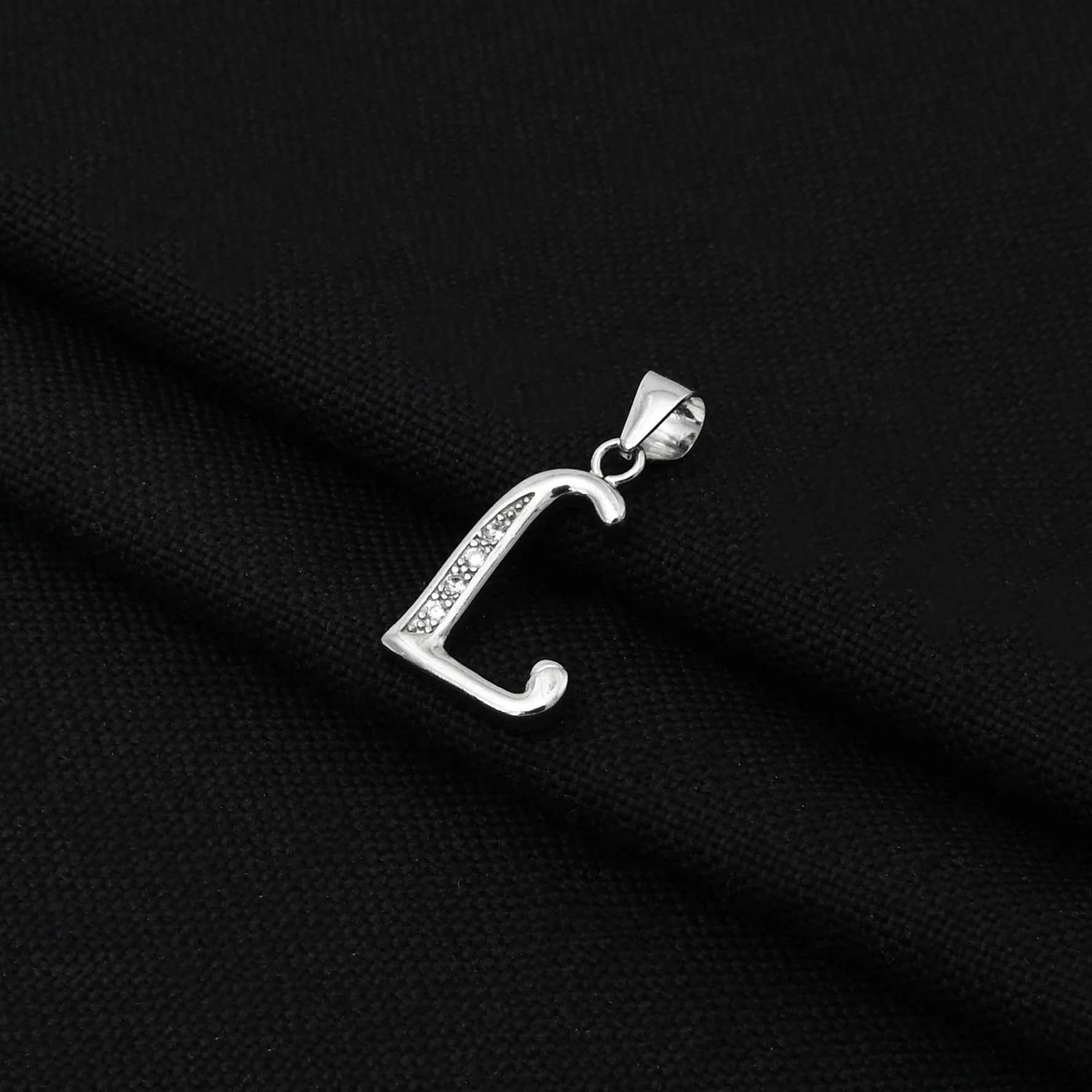 Silver L Name Symbol Pendent - Image 2