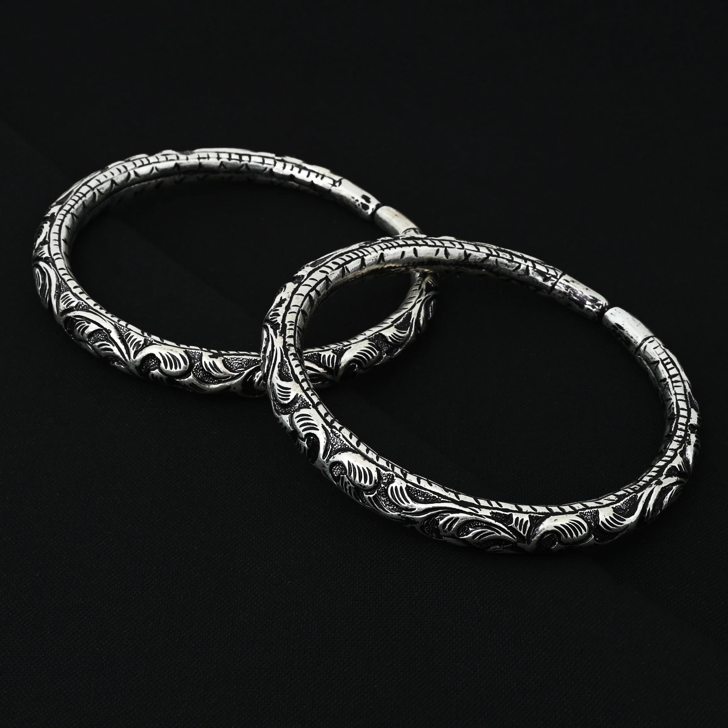Silver Oxidised Antique Design Girls Kada Payal - Image 5