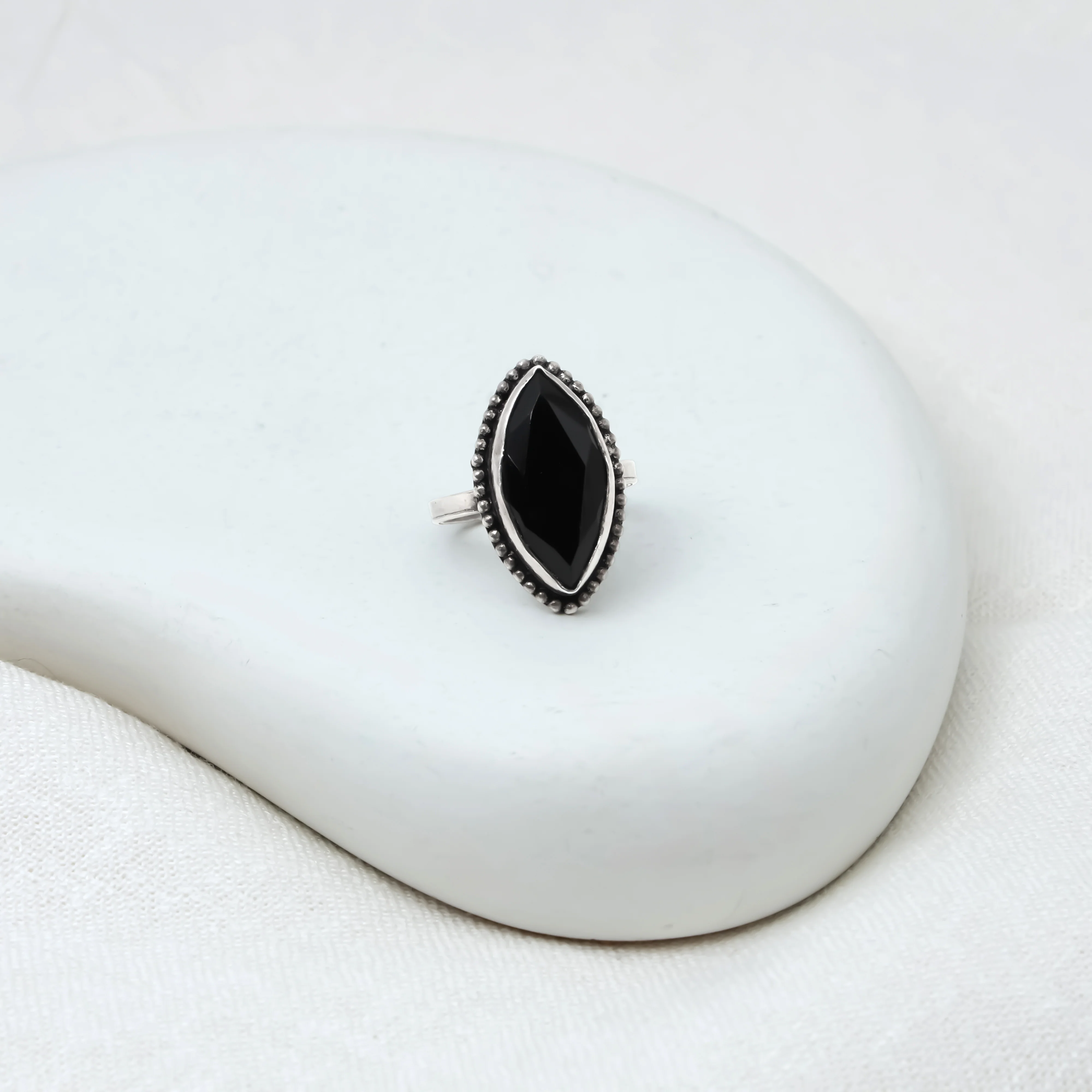 Silver Precious Beady Black Stone Ring - Image 5