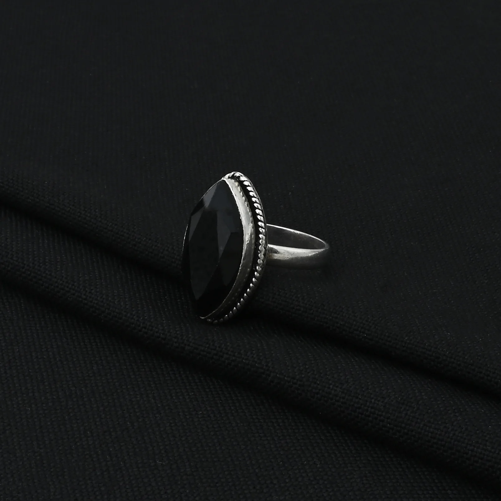 Silver Precious Beady Black Stone Ring - Image 9