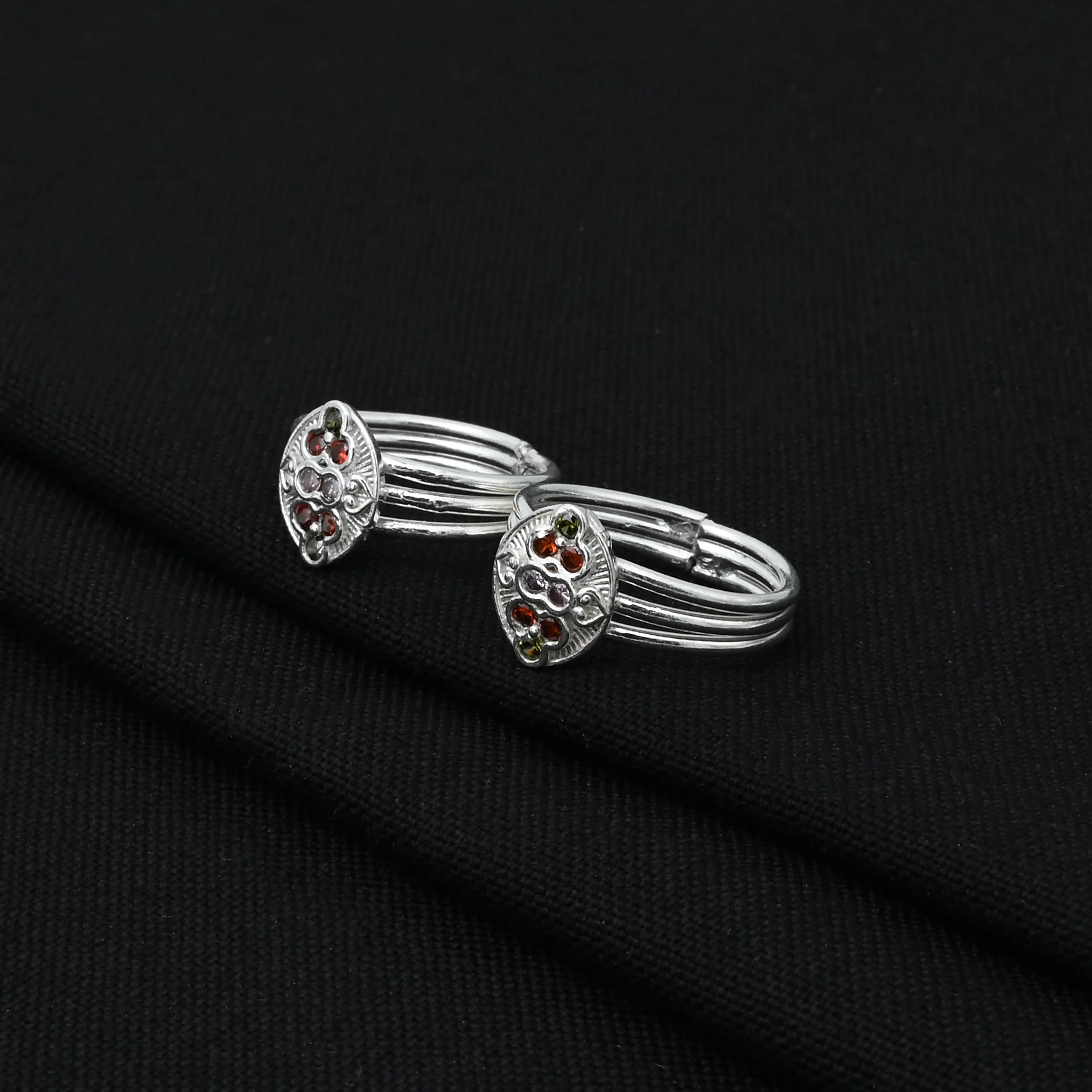 Silver Radiant Minimal Gems Toe Rings - Image 5