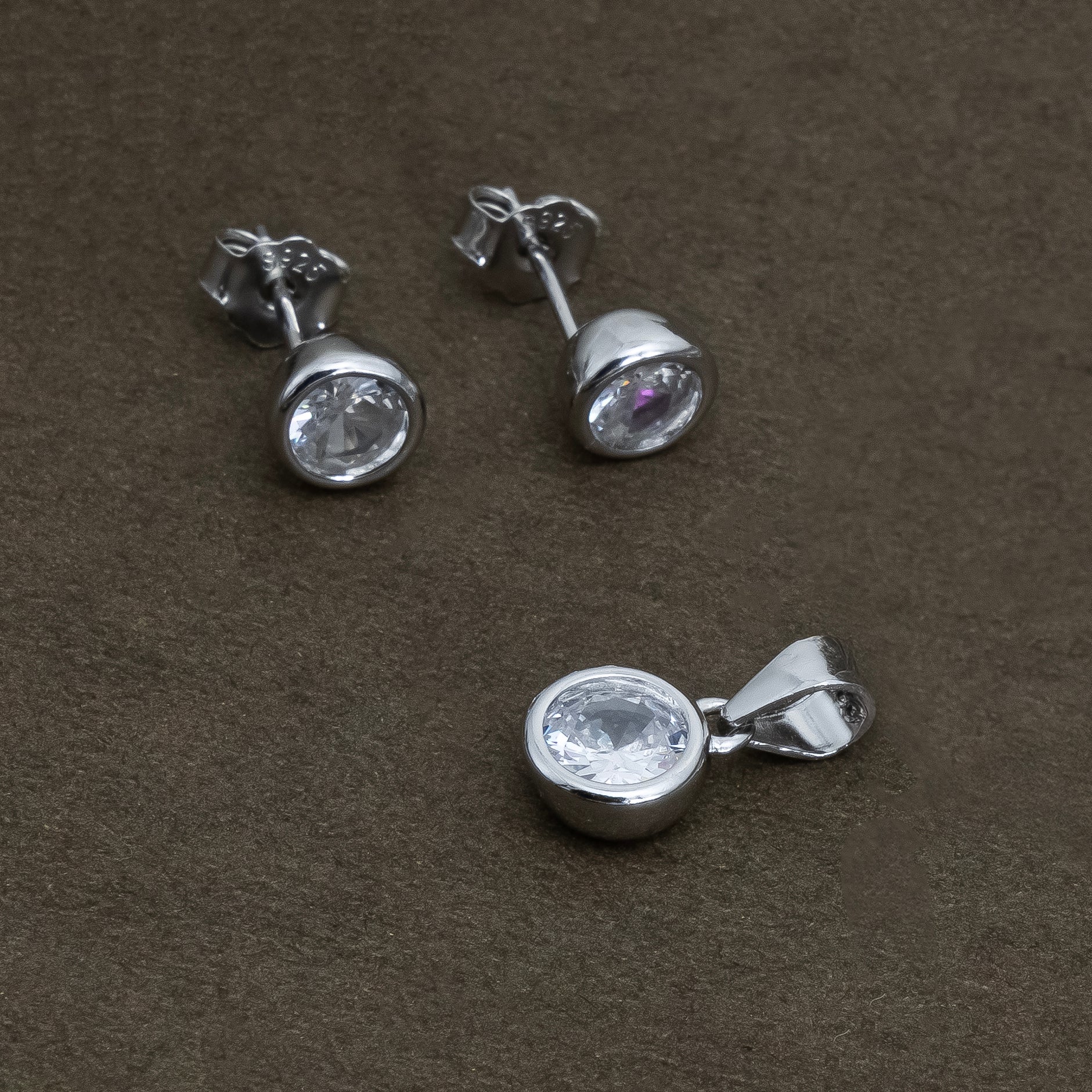 Silver Round Solitaire Pendant & Earrings Set - Image 6