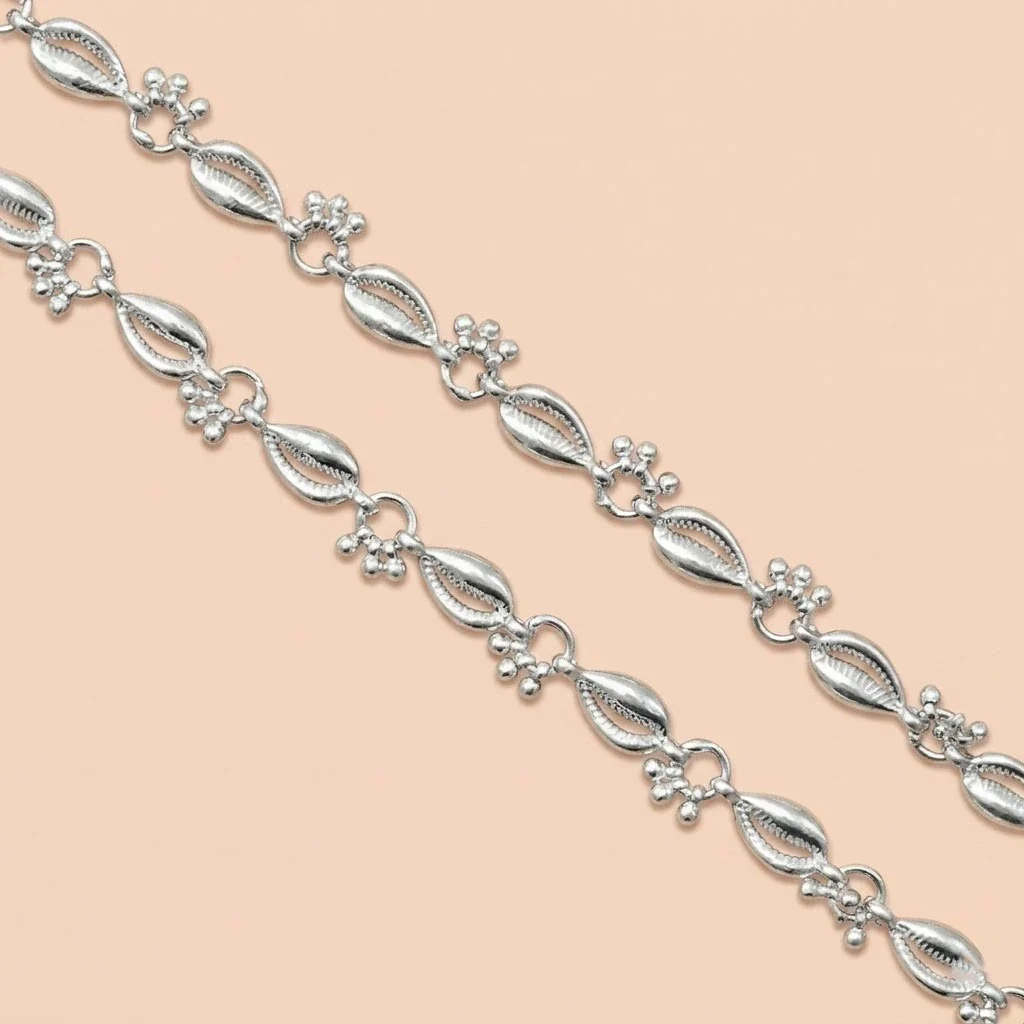Silver Shell Design with Small Ghungroo Payal - Image 3