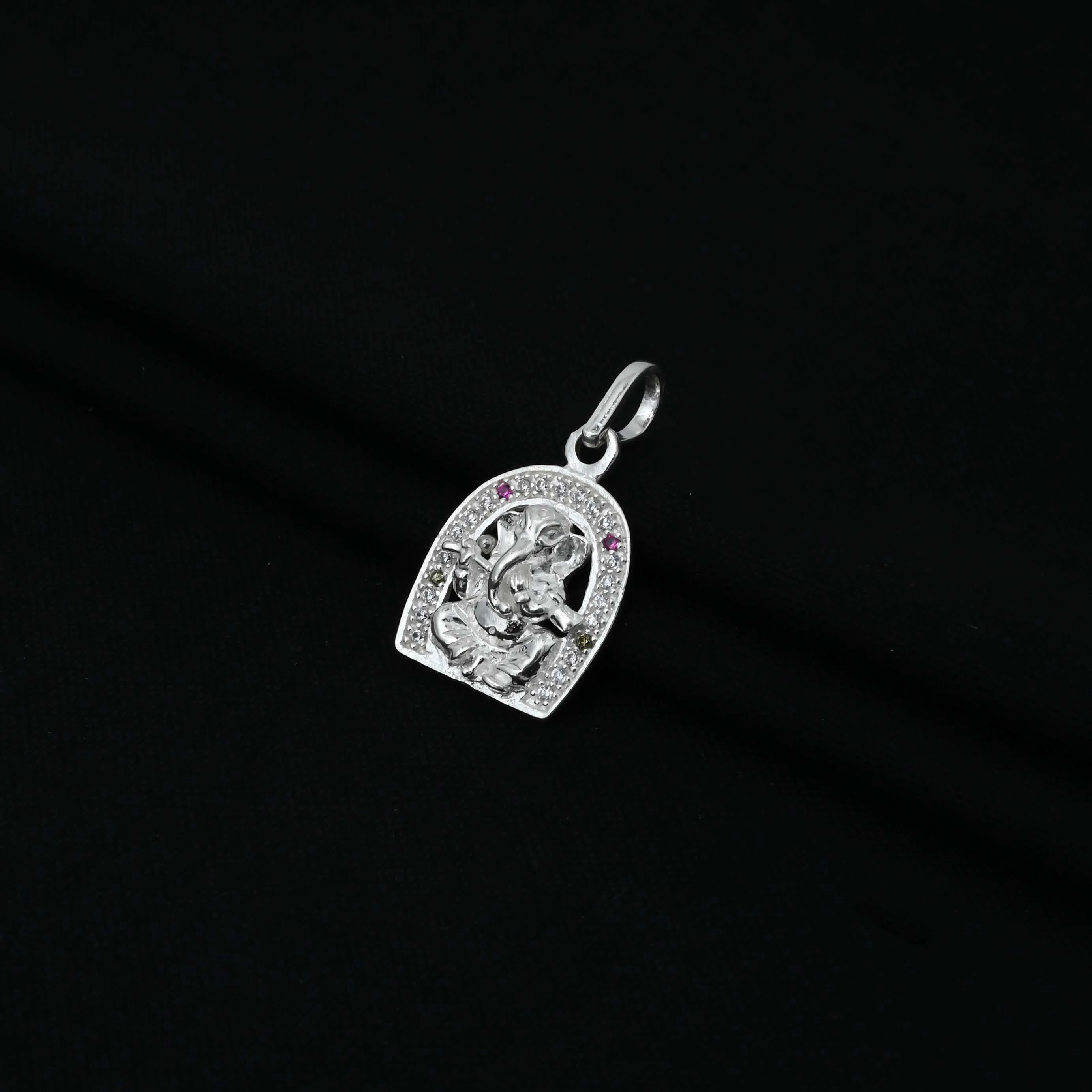 Silver Small Ping and Green Gem Stone Ganesh Ji Pendant - Image 4