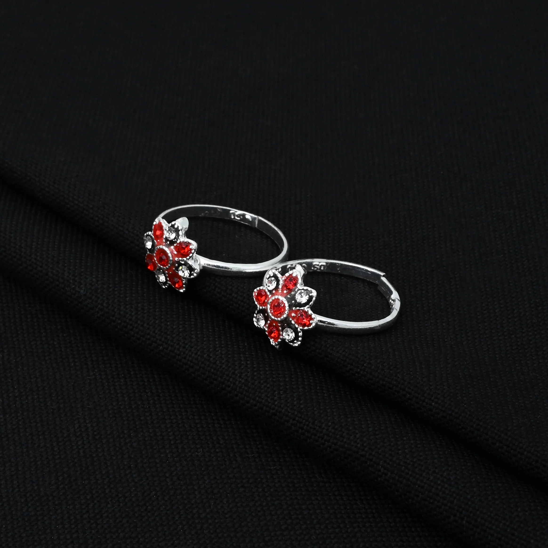 Silver Sparkling Orange Flower Toe Rings - Image 5