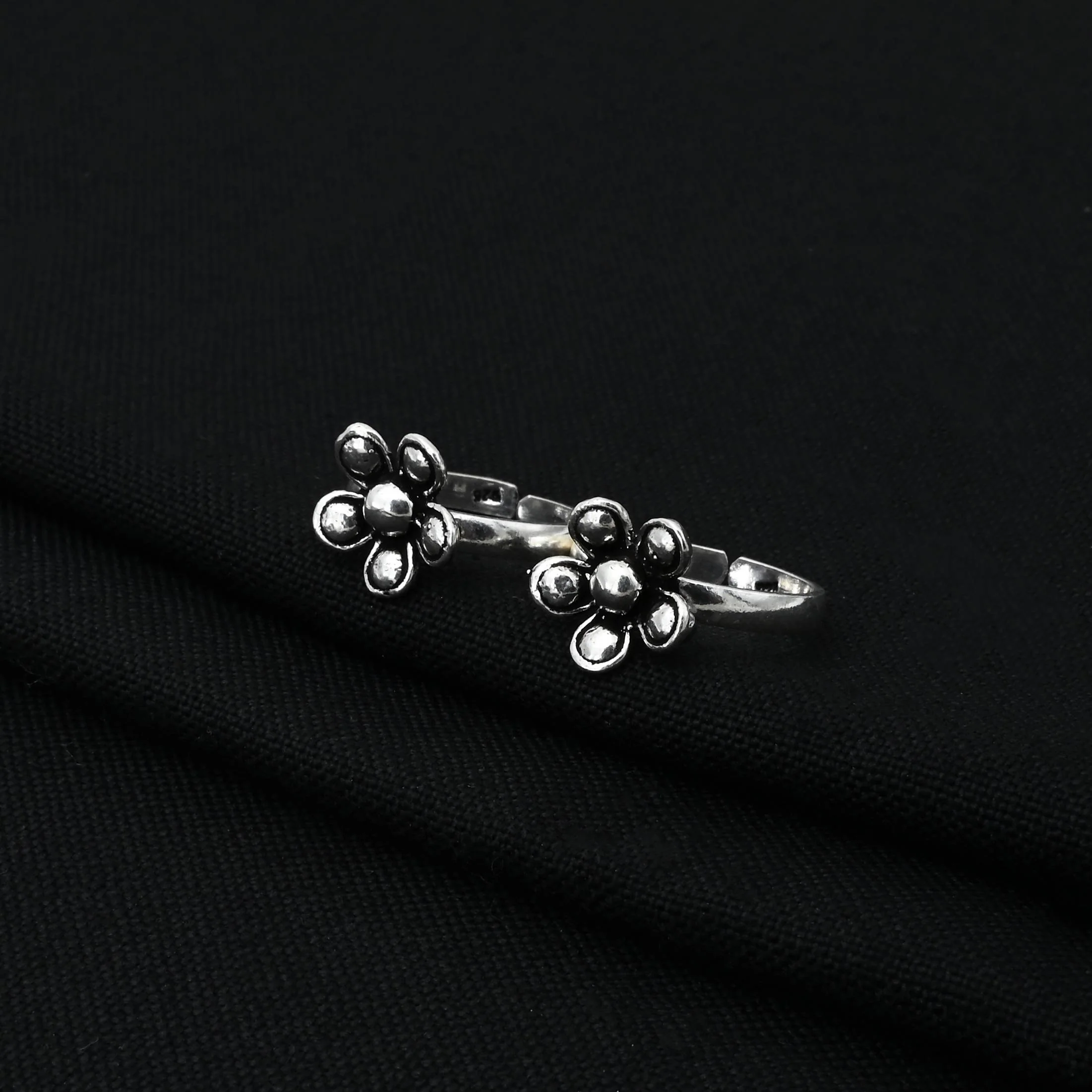 Sterling Silver "Grace of Lily" Toe Rings - Image 5