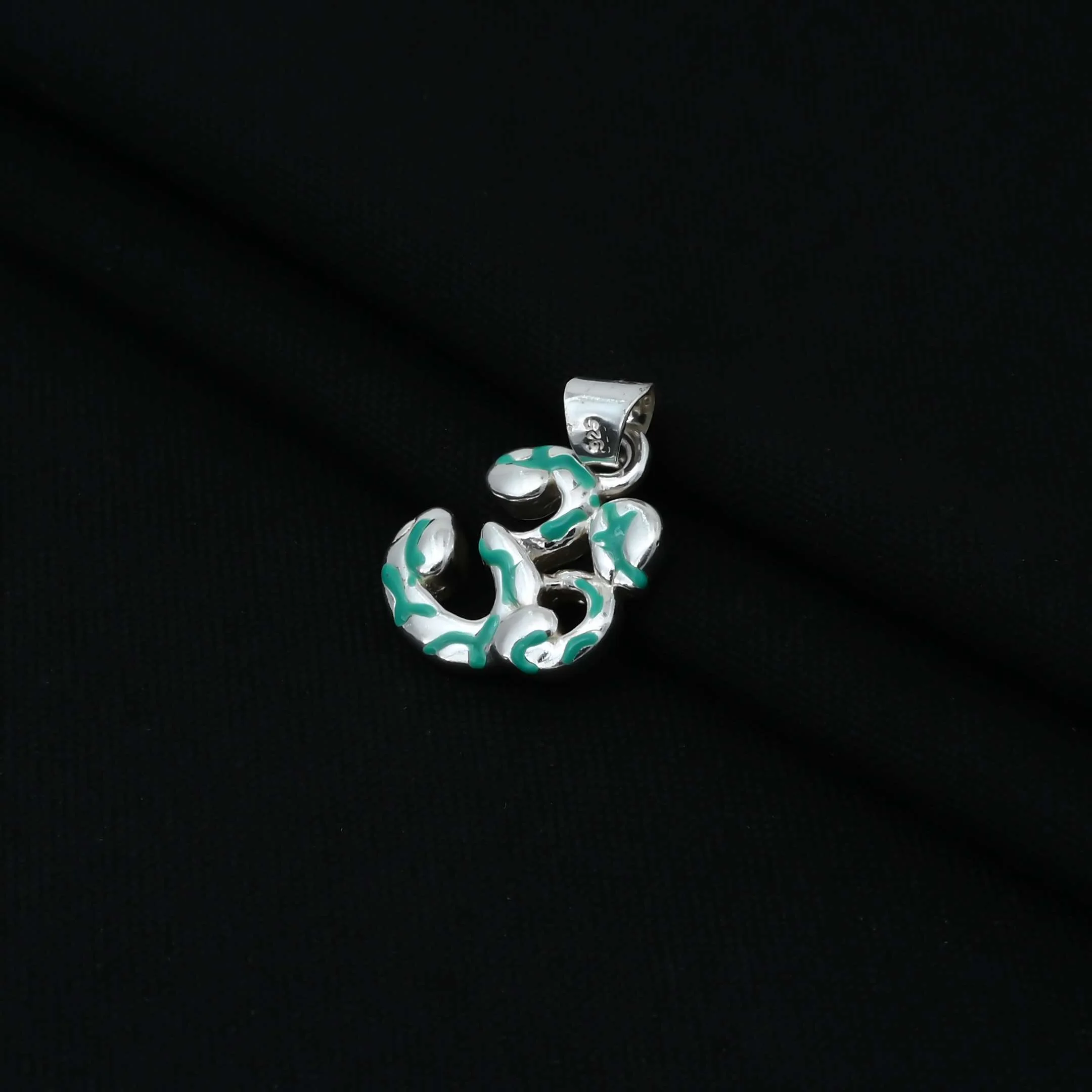 Sterling Silver Om Green Lining Design Pendant for Girls - Image 4