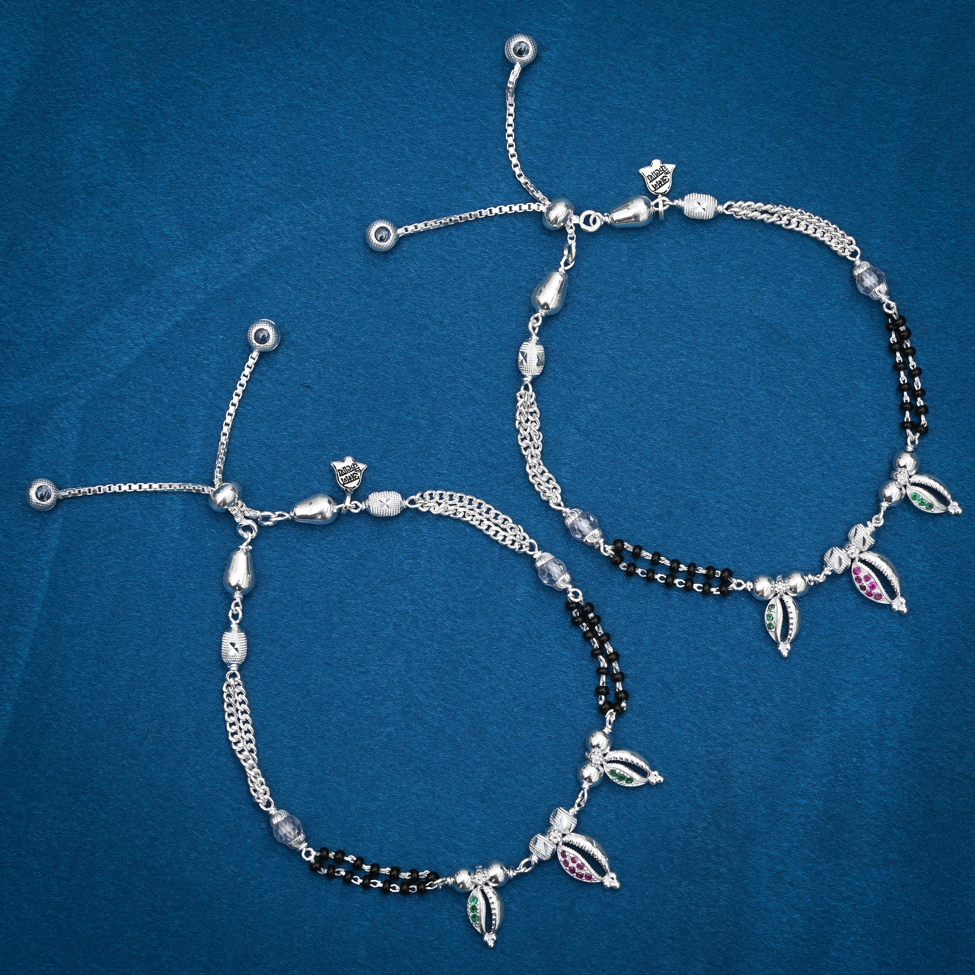 Sterling Silver Shell Design Anklet with Black Beads - Image 3