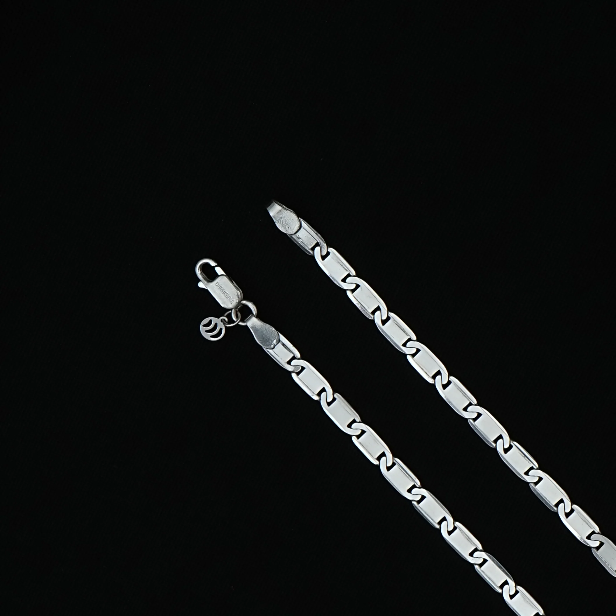 Stylish Sterling Silver Interlink Chain For Boys - Image 3