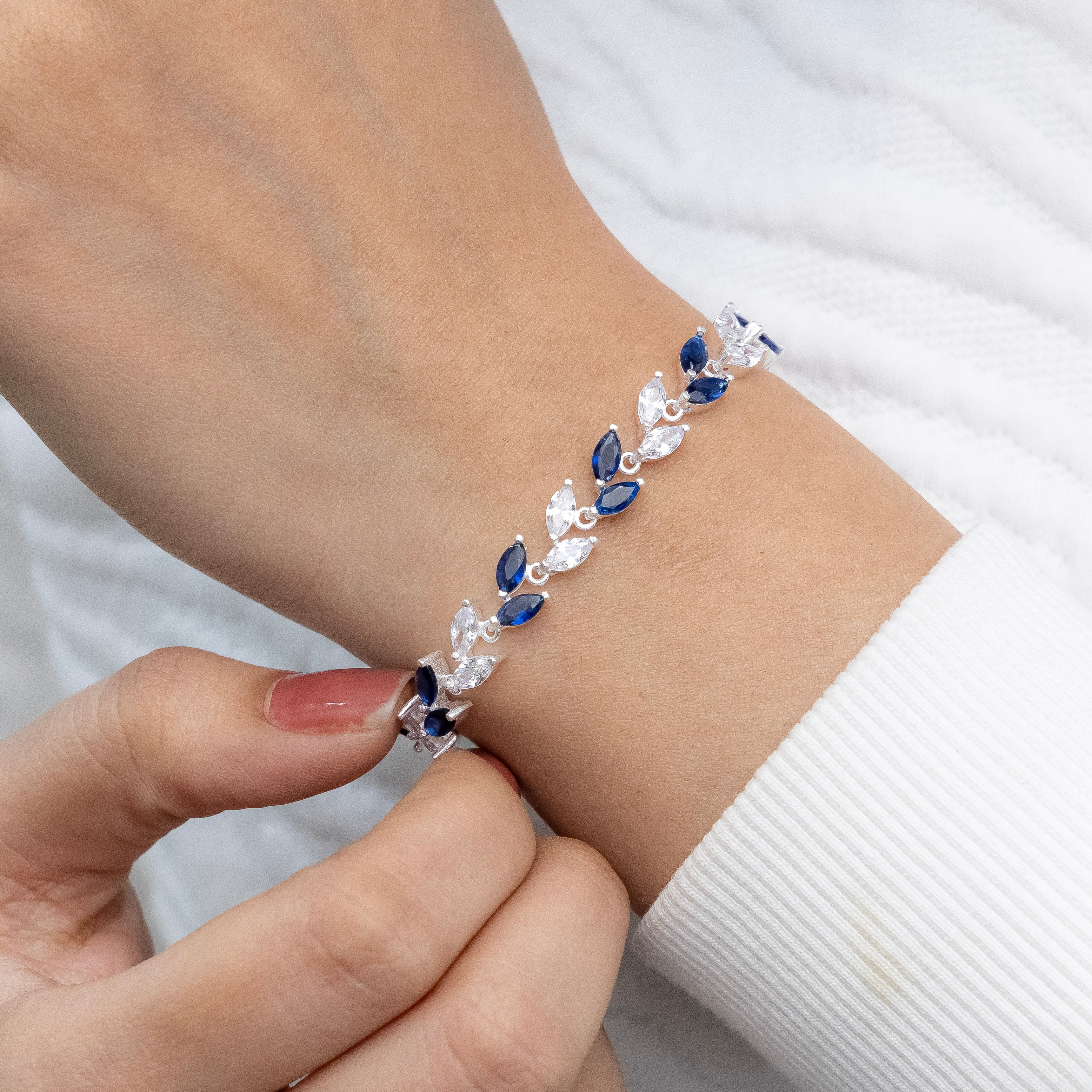Three Colour Pattern Silver Bracelet (Any Color One Pcs) - Image 2