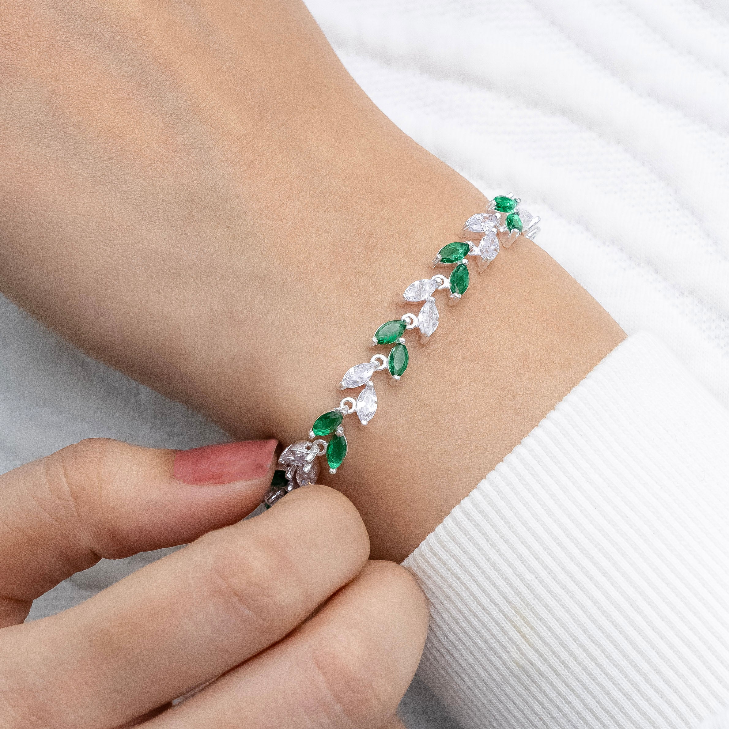 Three Colour Pattern Silver Bracelet (Any Color One Pcs) - Image 5